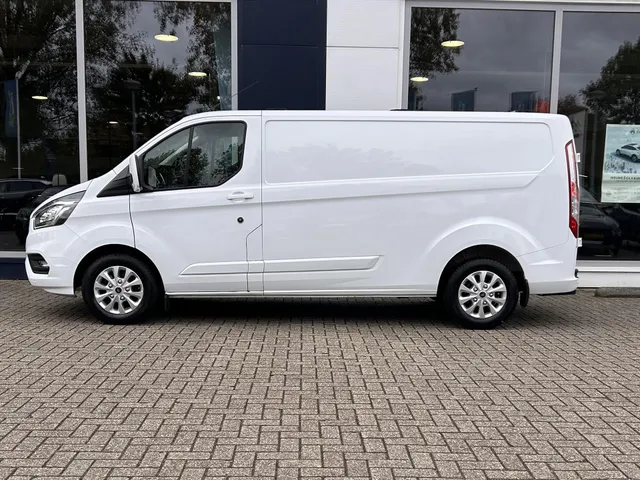 
Ford Transit Custom GB 2.0 TDCi 130PK 300 L2H1 Limited | parkeersensoren | Navigatie | Trekhaak | vol									