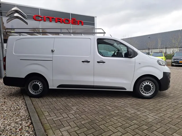 
Peugeot Expert LONG 2.0 BlueHDi 120pk 3p. Premium I 2500kg Trekgewicht I Navigatie I schuifdeur links I Imperial vol									