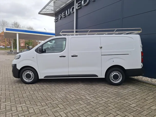 
Peugeot Expert LONG 2.0 BlueHDi 120pk 3p. Premium I 2500kg Trekgewicht I Navigatie I schuifdeur links I Imperial vol									