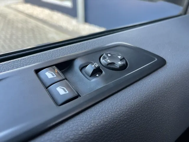 
Peugeot Expert LONG 2.0 BlueHDi 120pk 3p. Premium I 2500kg Trekgewicht I Navigatie I schuifdeur links I Imperial vol									