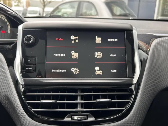 
Peugeot 2008 1.2PT 110PK GT-line, Airco | Navigatie | Parkeercamera achter | Panorama dak | Lichtmetaal vol									