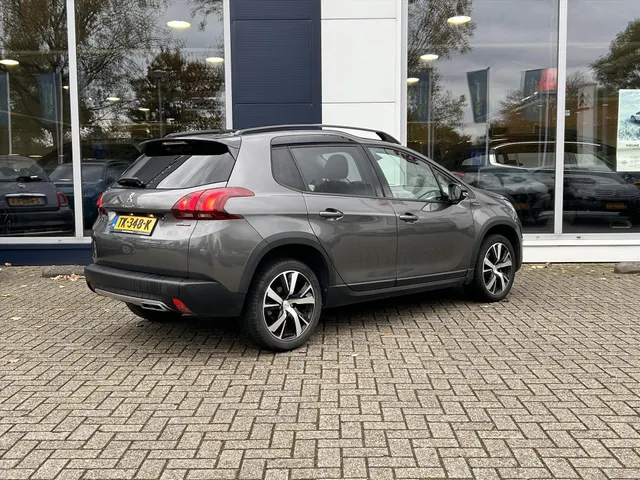 
Peugeot 2008 1.2PT 110PK GT-line, Airco | Navigatie | Parkeercamera achter | Panorama dak | Lichtmetaal vol									