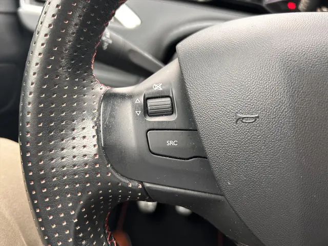 
Peugeot 2008 1.2PT 110PK GT-line, Airco | Navigatie | Parkeercamera achter | Panorama dak | Lichtmetaal vol									