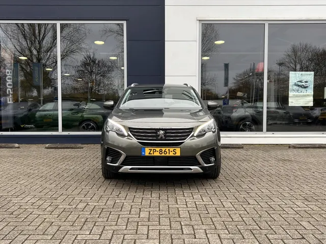 
Peugeot 5008 1.2 PureTech 130pk Blue Lease Premium | Navigatie | Parkeercamera + sensoren voor en achter | Cruise controle | Leder | Automatische klep | vol									