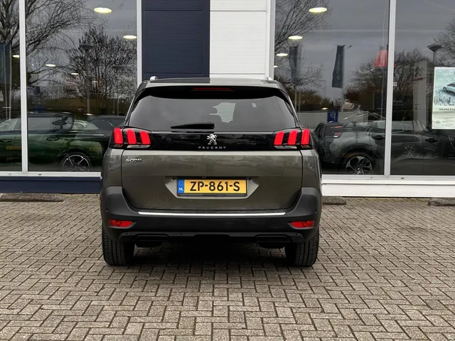 
Peugeot 5008 1.2 PureTech 130pk Blue Lease Premium | Navigatie | Parkeercamera + sensoren voor en achter | Cruise controle | Leder | Automatische klep | vol									