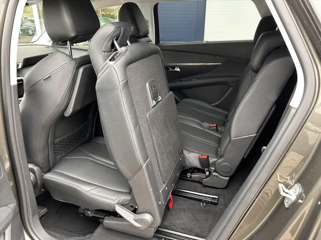 
Peugeot 5008 1.2 PureTech 130pk Blue Lease Premium | Navigatie | Parkeercamera + sensoren voor en achter | Cruise controle | Leder | Automatische klep | vol									