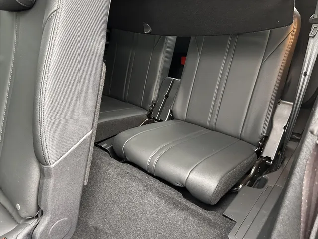 
Peugeot 5008 1.2 PureTech 130pk Blue Lease Premium | Navigatie | Parkeercamera + sensoren voor en achter | Cruise controle | Leder | Automatische klep | vol									