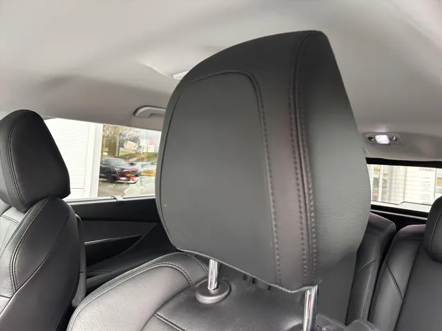 
Peugeot 5008 1.2 PureTech 130pk Blue Lease Premium | Navigatie | Parkeercamera + sensoren voor en achter | Cruise controle | Leder | Automatische klep | vol									