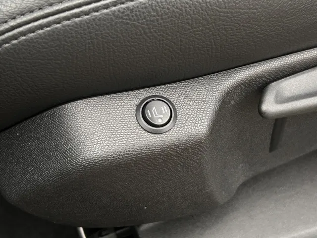 
Peugeot 5008 1.2 PureTech 130pk Blue Lease Premium | Navigatie | Parkeercamera + sensoren voor en achter | Cruise controle | Leder | Automatische klep | vol									