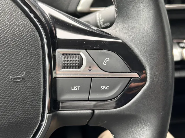 
Peugeot 5008 1.2 PureTech 130pk Blue Lease Premium | Navigatie | Parkeercamera + sensoren voor en achter | Cruise controle | Leder | Automatische klep | vol									