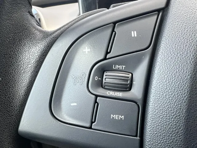 
Citroën C4 Cactus 110pk Feel | Pack Relax | Climate control | Cruise control | Navigatie | Trekhaak | Parkeercamera achter vol									