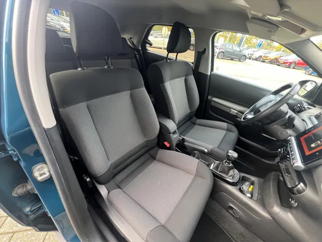 
Citroën C4 Cactus 110pk Feel | Pack Relax | Climate control | Cruise control | Navigatie | Trekhaak | Parkeercamera achter vol									