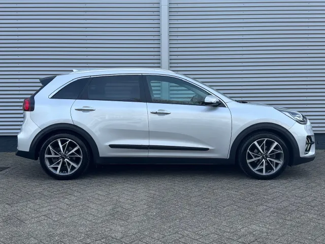 
								Kia Niro 1.6 GDi Hybrid 141pk DCT6 ExecutiveLine | Trekhaak | Stoelkoeling | Schuif/Kanteldak | Stoel/Stuurwielverwarming | JBL | Memory | vol									