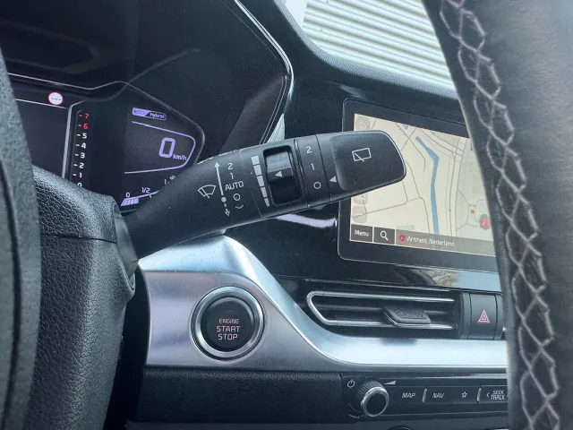 
								Kia Niro 1.6 GDi Hybrid 141pk DCT6 ExecutiveLine | Trekhaak | Stoelkoeling | Schuif/Kanteldak | Stoel/Stuurwielverwarming | JBL | Memory | vol									