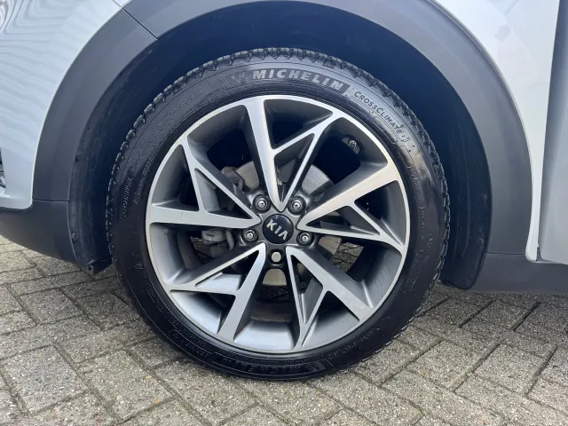 
								Kia Niro 1.6 GDi Hybrid 141pk DCT6 ExecutiveLine | Trekhaak | Stoelkoeling | Schuif/Kanteldak | Stoel/Stuurwielverwarming | JBL | Memory | vol									