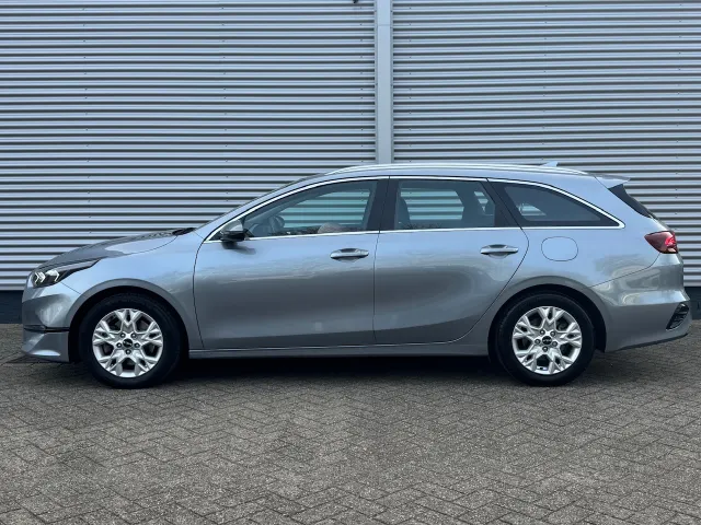 
Kia Ceed Sportswagon Sw 1.0 T-GDi 120pk DynamicLine | Trekhaak | Navigatie | Camera | Lichtmetalen Velgen | Climate Control | vol									