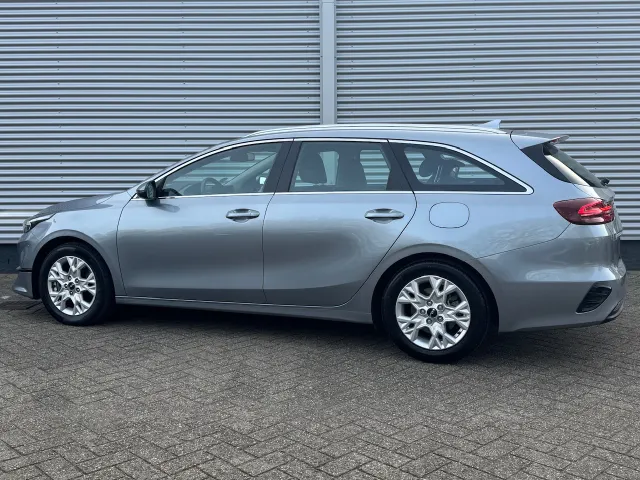 
Kia Ceed Sportswagon Sw 1.0 T-GDi 120pk DynamicLine | Trekhaak | Navigatie | Camera | Lichtmetalen Velgen | Climate Control | vol									
