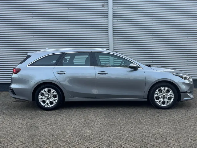 
Kia Ceed Sportswagon Sw 1.0 T-GDi 120pk DynamicLine | Trekhaak | Navigatie | Camera | Lichtmetalen Velgen | Climate Control | vol									