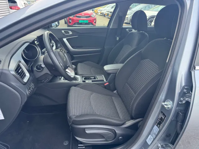 
Kia Ceed Sportswagon Sw 1.0 T-GDi 120pk DynamicLine | Trekhaak | Navigatie | Camera | Lichtmetalen Velgen | Climate Control | vol									