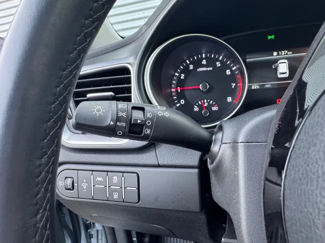 
Kia Ceed Sportswagon Sw 1.0 T-GDi 120pk DynamicLine | Trekhaak | Navigatie | Camera | Lichtmetalen Velgen | Climate Control | vol									