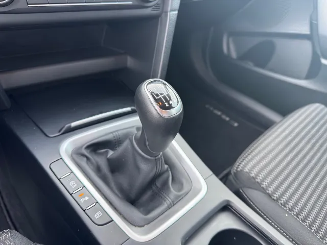 
Kia Ceed Sportswagon Sw 1.0 T-GDi 120pk DynamicLine | Trekhaak | Navigatie | Camera | Lichtmetalen Velgen | Climate Control | vol									