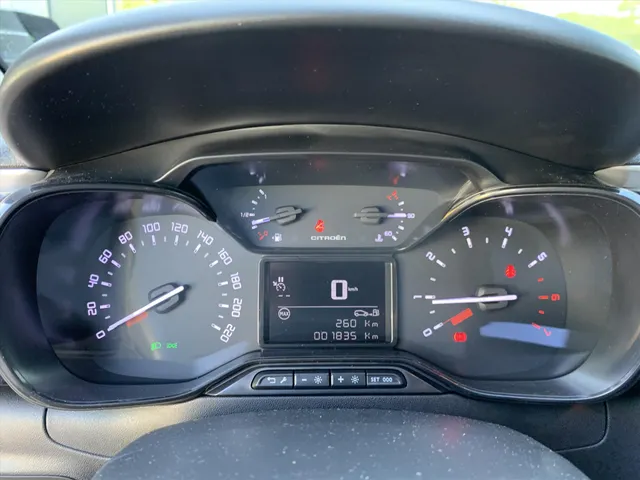 
Citroën C3 1.2 5-drs 83pk Plus | Navigatie | Climate control | Cruise control | Blue tooth | Apple Carplay&Android Auto | Parkeersensoren achter vol									