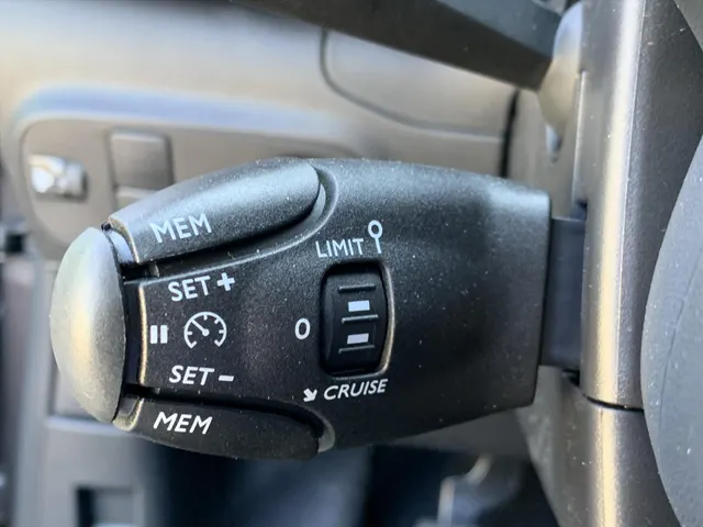 
Citroën C3 1.2 5-drs 83pk Plus | Navigatie | Climate control | Cruise control | Blue tooth | Apple Carplay&Android Auto | Parkeersensoren achter vol									