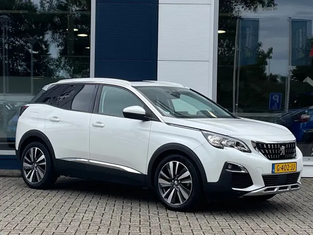 
Peugeot 3008 1.2 Allure 130pk Automaat | Navigatie | Climate control | Panoramisch schuif-kantel dak | Cruise control | Parkeerhulp en camera achter | Trekhaak vol									