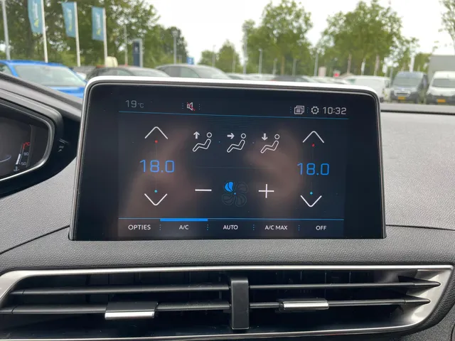 
Peugeot 3008 1.2 Allure 130pk Automaat | Navigatie | Climate control | Panoramisch schuif-kantel dak | Cruise control | Parkeerhulp en camera achter | Trekhaak vol									