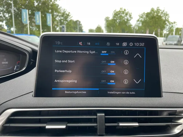 
Peugeot 3008 1.2 Allure 130pk Automaat | Navigatie | Climate control | Panoramisch schuif-kantel dak | Cruise control | Parkeerhulp en camera achter | Trekhaak vol									