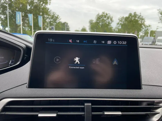 
Peugeot 3008 1.2 Allure 130pk Automaat | Navigatie | Climate control | Panoramisch schuif-kantel dak | Cruise control | Parkeerhulp en camera achter | Trekhaak vol									