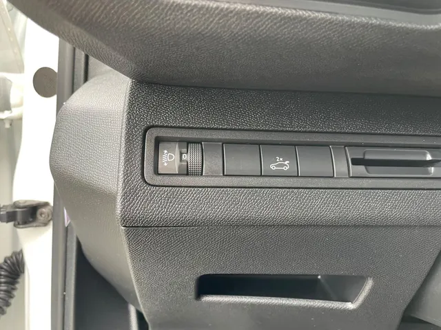 
Peugeot 3008 1.2 Allure 130pk Automaat | Navigatie | Climate control | Panoramisch schuif-kantel dak | Cruise control | Parkeerhulp en camera achter | Trekhaak vol									