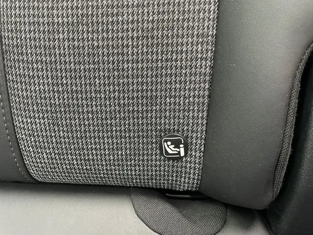 
Peugeot 3008 1.2 Allure 130pk Automaat | Navigatie | Climate control | Panoramisch schuif-kantel dak | Cruise control | Parkeerhulp en camera achter | Trekhaak vol									