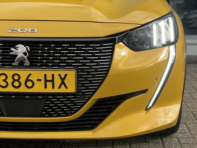
Peugeot 208 1.2 PureTech 100pk GT-Line | Navigatie | Cruise Controle | Camera | Trekhaak | vol									