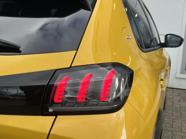 
Peugeot 208 1.2 PureTech 100pk GT-Line | Navigatie | Cruise Controle | Camera | Trekhaak | vol									