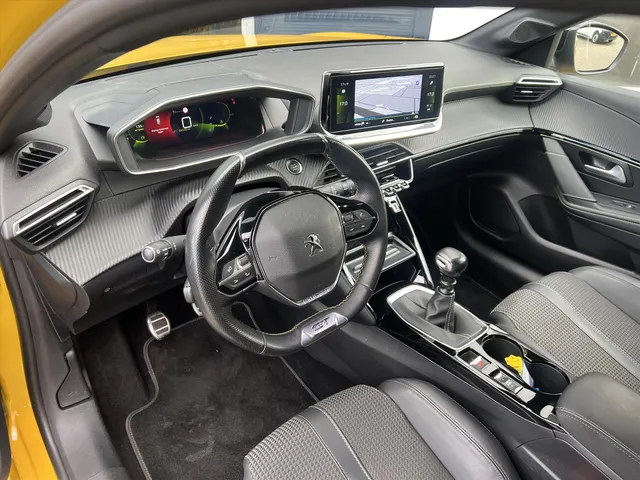 
Peugeot 208 1.2 PureTech 100pk GT-Line | Navigatie | Cruise Controle | Camera | Trekhaak | vol									