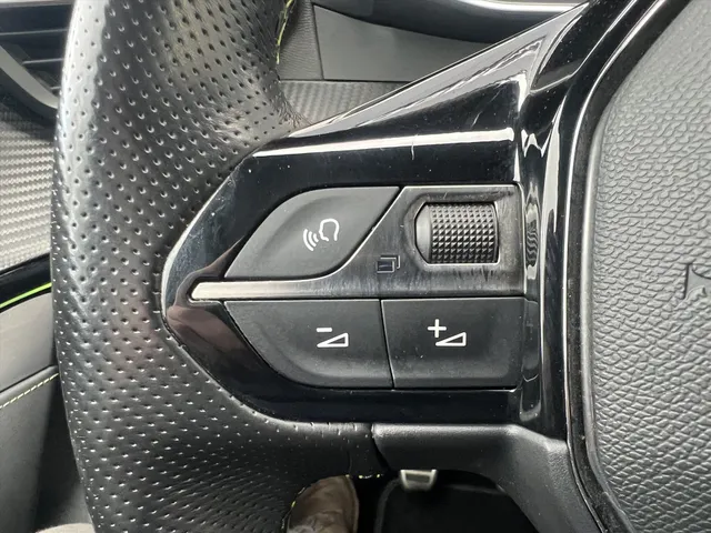 
Peugeot 208 1.2 PureTech 100pk GT-Line | Navigatie | Cruise Controle | Camera | Trekhaak | vol									