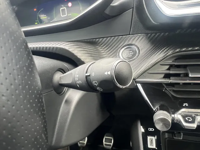 
Peugeot 208 1.2 PureTech 100pk GT-Line | Navigatie | Cruise Controle | Camera | Trekhaak | vol									