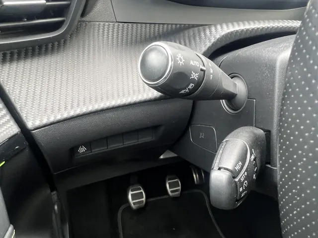 
Peugeot 208 1.2 PureTech 100pk GT-Line | Navigatie | Cruise Controle | Camera | Trekhaak | vol									