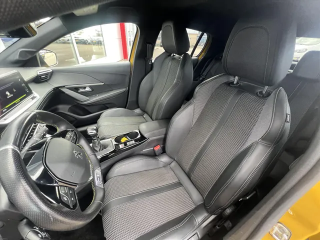 
Peugeot 208 1.2 PureTech 100pk GT-Line | Navigatie | Cruise Controle | Camera | Trekhaak | vol									