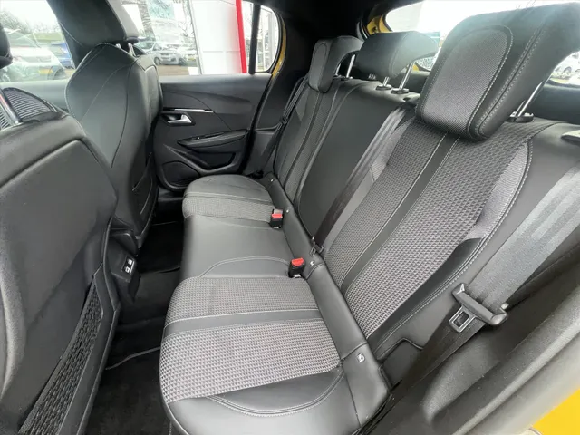 
Peugeot 208 1.2 PureTech 100pk GT-Line | Navigatie | Cruise Controle | Camera | Trekhaak | vol									