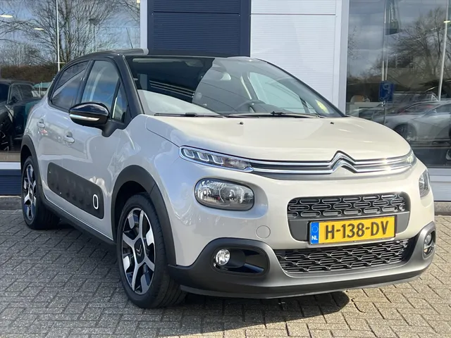 
Citroën C3 1.2 PureTech 110pk Shine | Navigatie | Parkeercamera | Cruise Control | Climate Control | Trekhaak | vol									