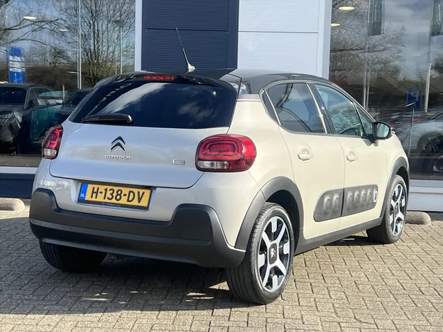 
Citroën C3 1.2 PureTech 110pk Shine | Navigatie | Parkeercamera | Cruise Control | Climate Control | Trekhaak | vol									