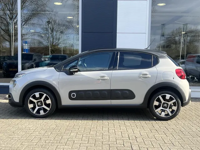 
Citroën C3 1.2 PureTech 110pk Shine | Navigatie | Parkeercamera | Cruise Control | Climate Control | Trekhaak | vol									