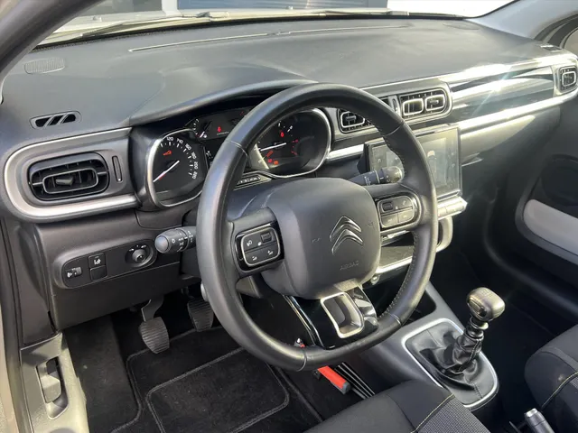 
Citroën C3 1.2 PureTech 110pk Shine | Navigatie | Parkeercamera | Cruise Control | Climate Control | Trekhaak | vol									