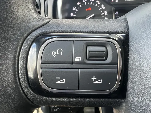 
Citroën C3 1.2 PureTech 110pk Shine | Navigatie | Parkeercamera | Cruise Control | Climate Control | Trekhaak | vol									