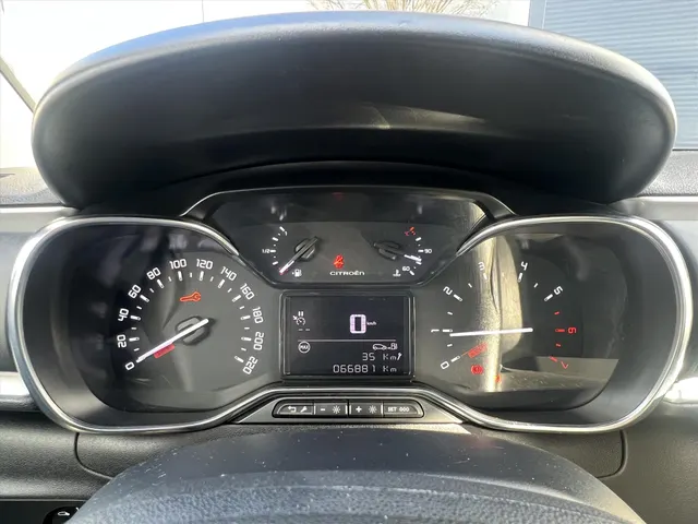 
Citroën C3 1.2 PureTech 110pk Shine | Navigatie | Parkeercamera | Cruise Control | Climate Control | Trekhaak | vol									