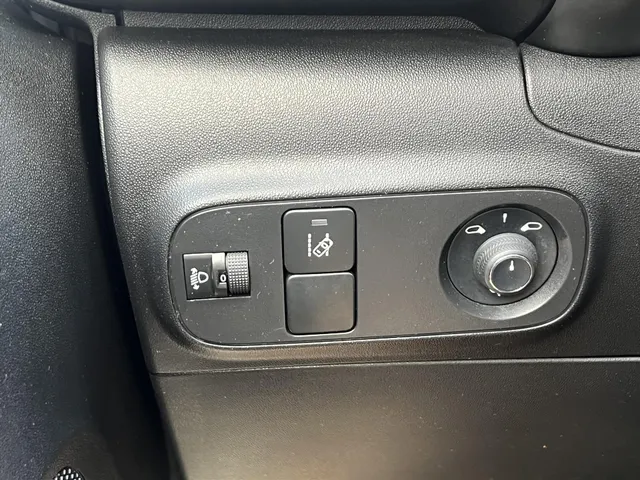 
Citroën C3 1.2 PureTech 110pk Shine | Navigatie | Parkeercamera | Cruise Control | Climate Control | Trekhaak | vol									