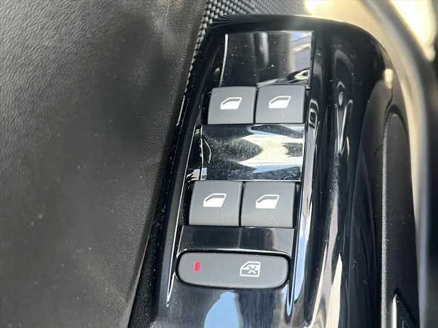 
Citroën C3 1.2 PureTech 110pk Shine | Navigatie | Parkeercamera | Cruise Control | Climate Control | Trekhaak | vol									