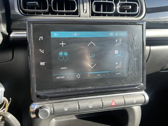 
Citroën C3 1.2 PureTech 110pk Shine | Navigatie | Parkeercamera | Cruise Control | Climate Control | Trekhaak | vol									